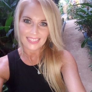 Meet your Posher, Elyse